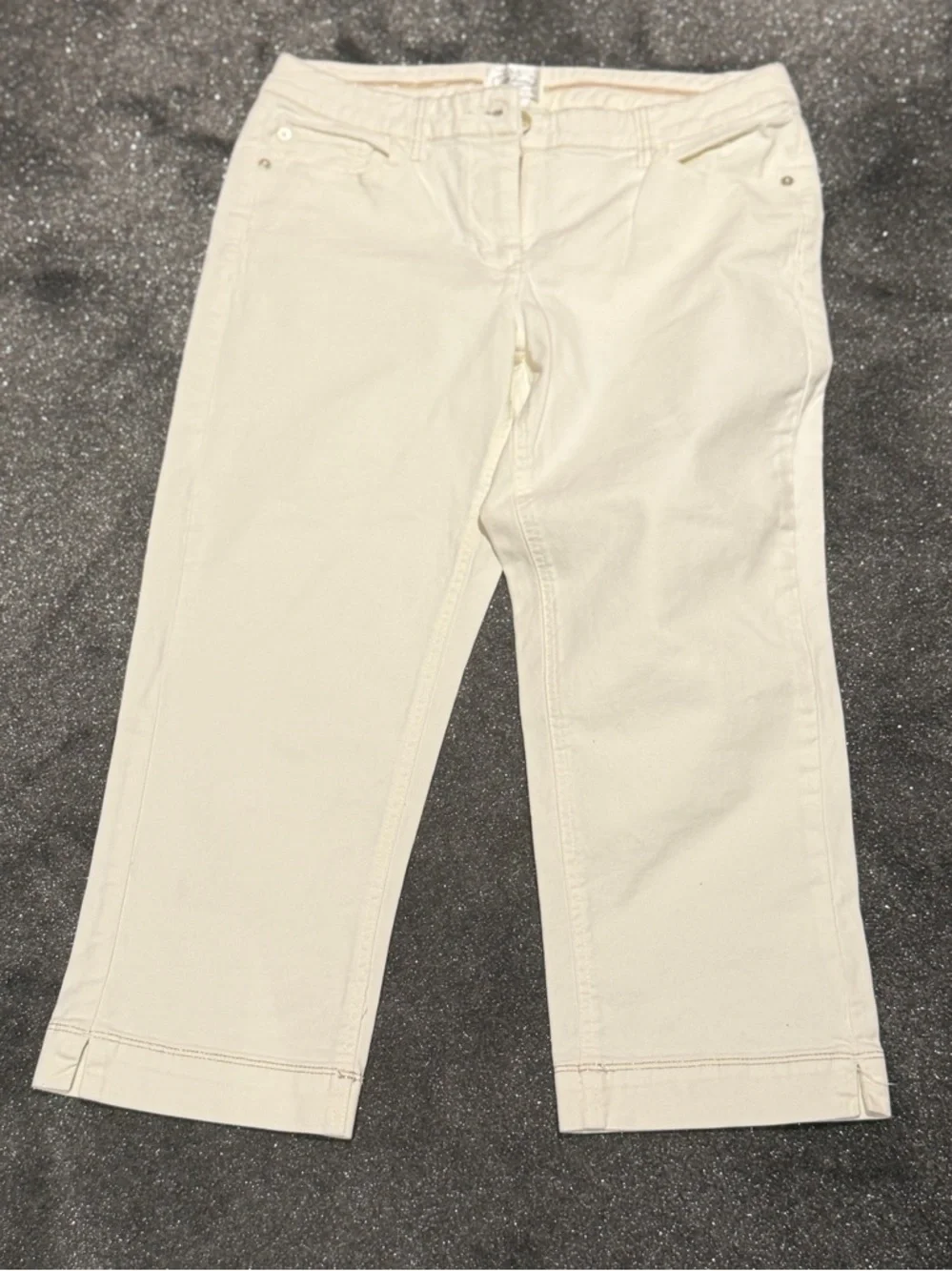 White House black market Blane cream cut off jeans